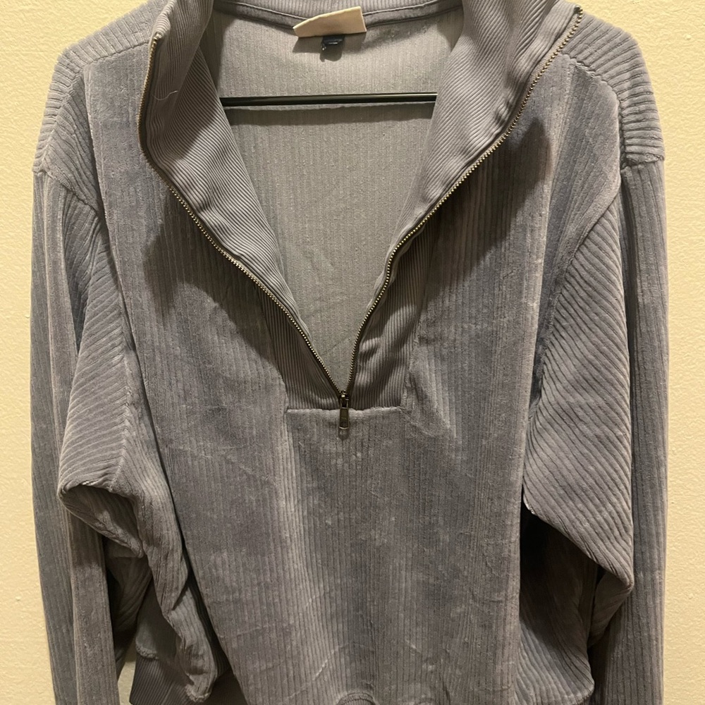 Universal Threads Sweater - Picture 2 of 5